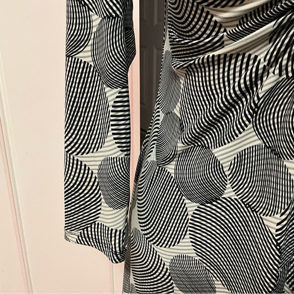 EUC Maggie London Geometric Dress - Picture 4 of 6